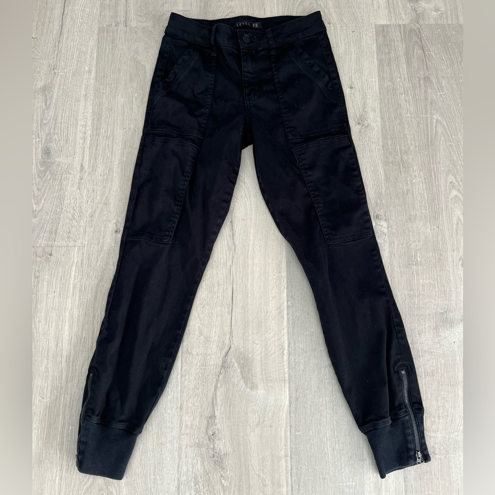 Level 99 Black Skinny Pants Zipper Hems Square Pockets Moto Style